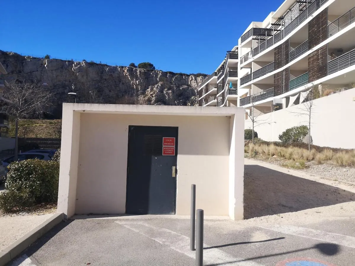 T2 Tout Neuf Avec Parking A 10Km D'Aix Et Marseille Septemes-les-Vallons France