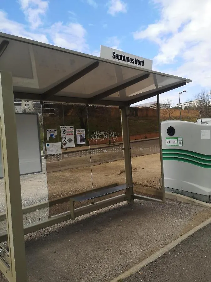 T2 Tout Neuf Avec Parking A 10Km D'Aix Et Marseille Septemes-les-Vallons 0*,  France